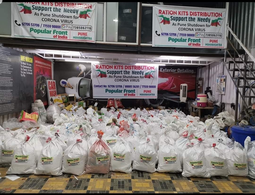  @PFIOfficial Pune cadres Distributing the Ration Kits to the Needy at the time of  #COVID2019  #lockdown  #SupportTheNeedy 81/n