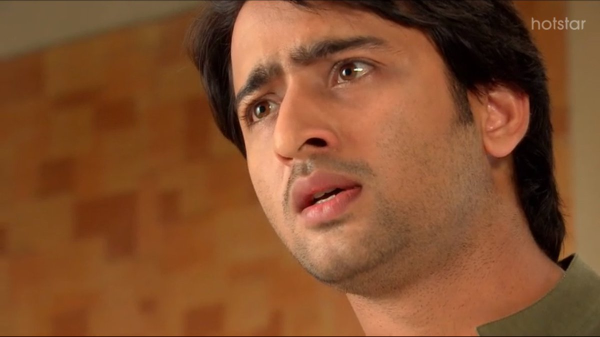 And back to the enraged Anant calling them out. "Jhoot moot em bhi tareef nahi karta" came thru clenched teeth almost  #Navya  #ShaheerSheikh