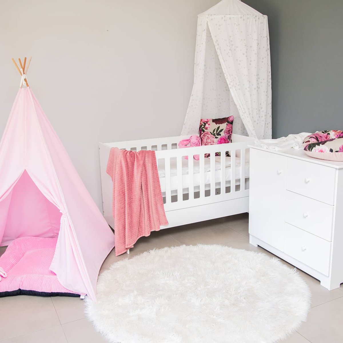 ralpheagar's tweet photo. CHANTEEZSA
Kids.Moms.Decor 

Essential Items
#cushion, #feedingcushion, #teepee, #playmat, #plushtoy, -#roomdecor.

Available in a variety of different colours. Visit https://t.co/akzRjmXAii for more info or WA us on 0832825794

#openfororders #chanteezsa  @ Welgelegen 3 https://t.co/380g200P5H