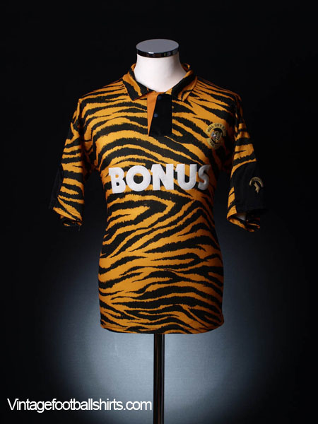THREAD: Ivana Trump as '90s football kits#1: Hull City 1992-93