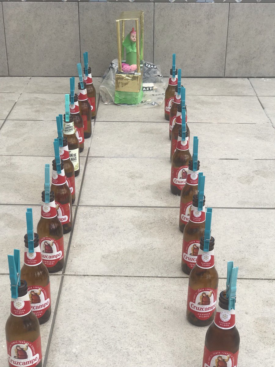 negrohdi's tweet photo. @Cruzcampo  necesito mas nazarenos haber si me los podeis conseguir https://t.co/yNn1wjJbTQ