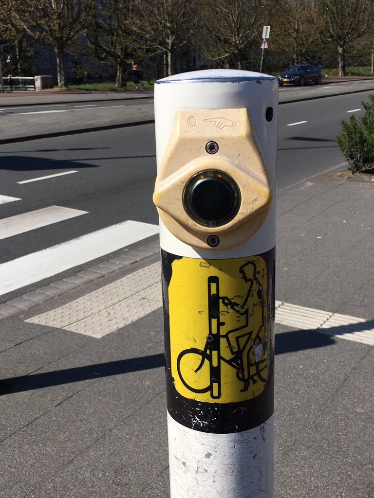 This button wants to stay the distance but it has an itch to scratch and it needs assistance #RockyHorror #touchatouchatouchatouchme Song here: youtu.be/cUqCv_1kGzM