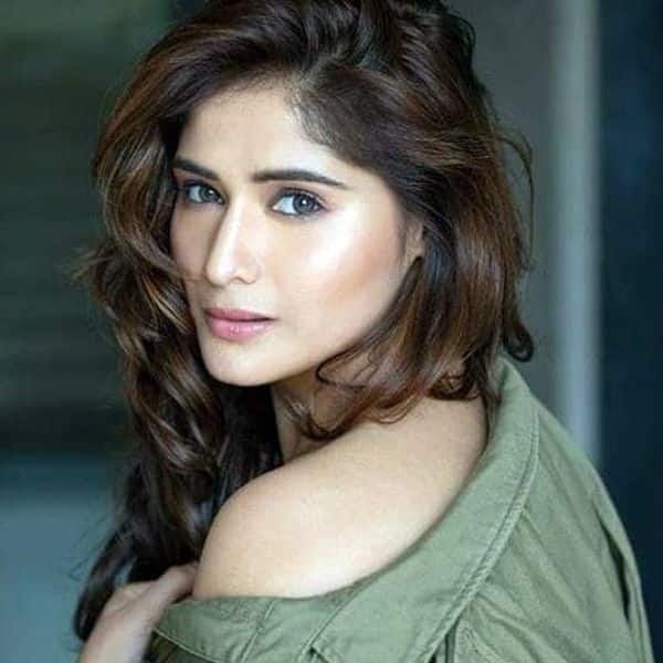 Karan Singh Grover, Ayaz Khan, Shefali Jariwala wish Aarti Singh happy birthday  