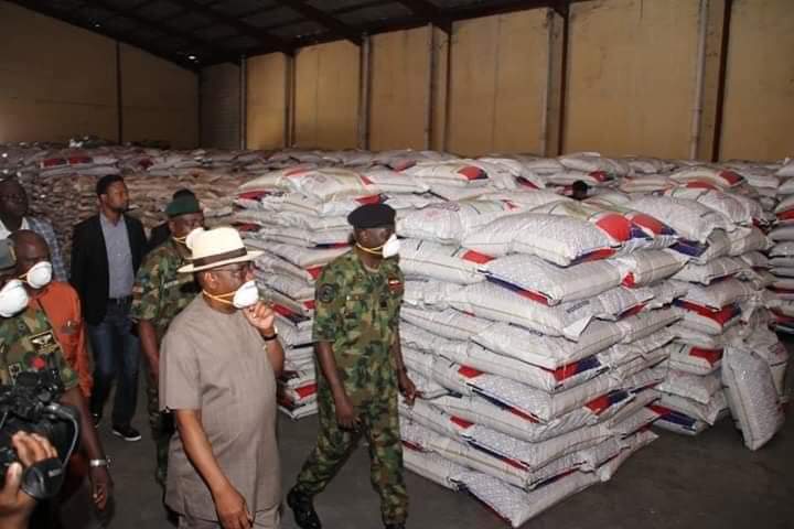 honkelechinwogu's tweet image. I sincerely admire and appreciate the pragmatic approach of @GovWike in combating the spread of #COVID-19 in Rivers State. Your Excellency, history will be kind to you for always putting the people first. #RiversEconomicStimulusPackage #Palliatives