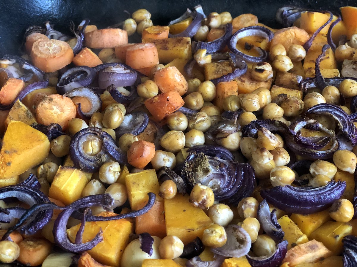 louisadawn's tweet photo. Roast Carrot, butternut squash, garlic &amp; chickpea soup for lunch today #UsingUpLeftovers https://t.co/KaMRM2YfNd