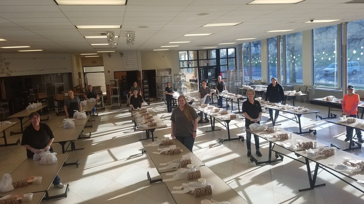 TNG_AmandaGrove's tweet photo. @TyroneEagleEye Tyrone's #team is ready for meal pick ups tomorrow, did you RSVP? #TNGfeedskids #WeAreTNG #meals4kidsinpa https://t.co/XCux0L5bPj