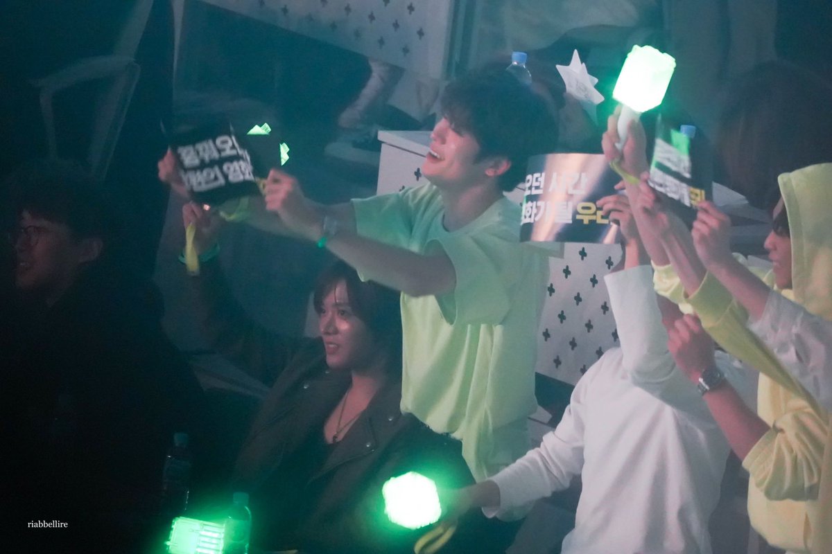 พวกฮยองจอมขี้เห่อ​ ขี้สปอยน้องดรีม​ 55555555555555555555