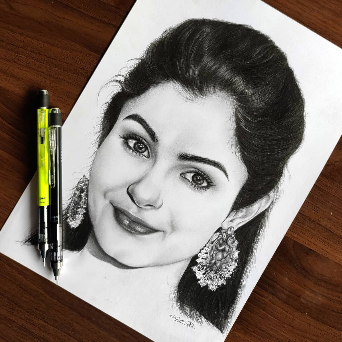 HariArtBook's tweet photo. I have no Words to explain her Talent and Beauty, so I did through my Art ✏️ @andrea_jeremiah ❤️
#TheRealAndreaJeremiah #FanBoy #LoveForAndrea #LoveArt #MinimalRealism #PencilPortrait #Sketch #Drawing #Art #Strathmore #Bristol #Tombow #Pentel #FaberCastell #HariArtBook https://t.co/gSW0opZcxx