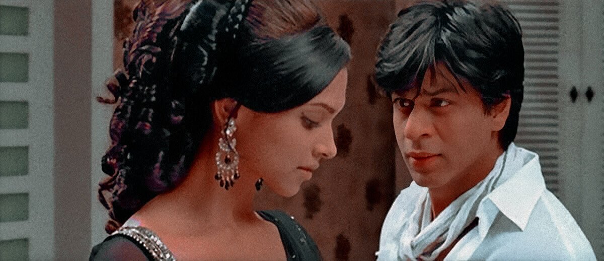 —om shanti om the most bollywood-ish movie ever ; the dance the songs the fairytale love story the most pretty dream girl the charming hero the humour the big bollywood party the om shanti om song tht climax uff <3