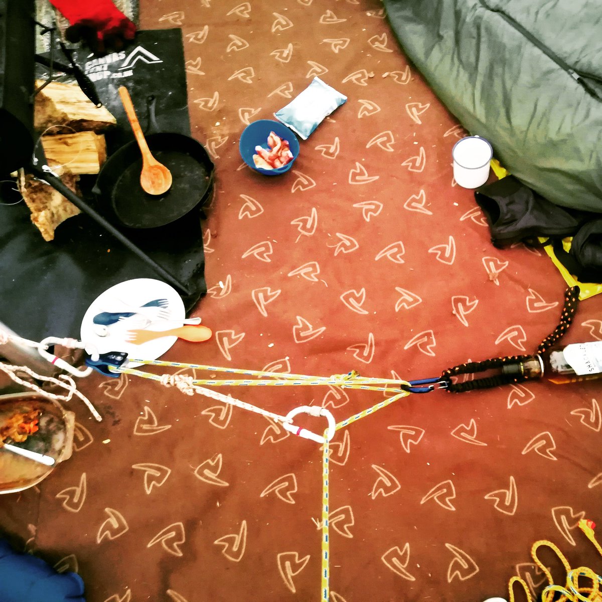 KayakPunk's tweet photo. So you stuck indoors and probably have an empty bottle near you? Put it into good use! :)
We practiced with #ShackletonWhisky in Feb in #Scotland on our epic mini expedition with @DrunkAlpinists and @calumr
#StayHomeSaveLives #kayakpunk #onlyinscotland #oexplore https://t.co/yVqJtgnR7o