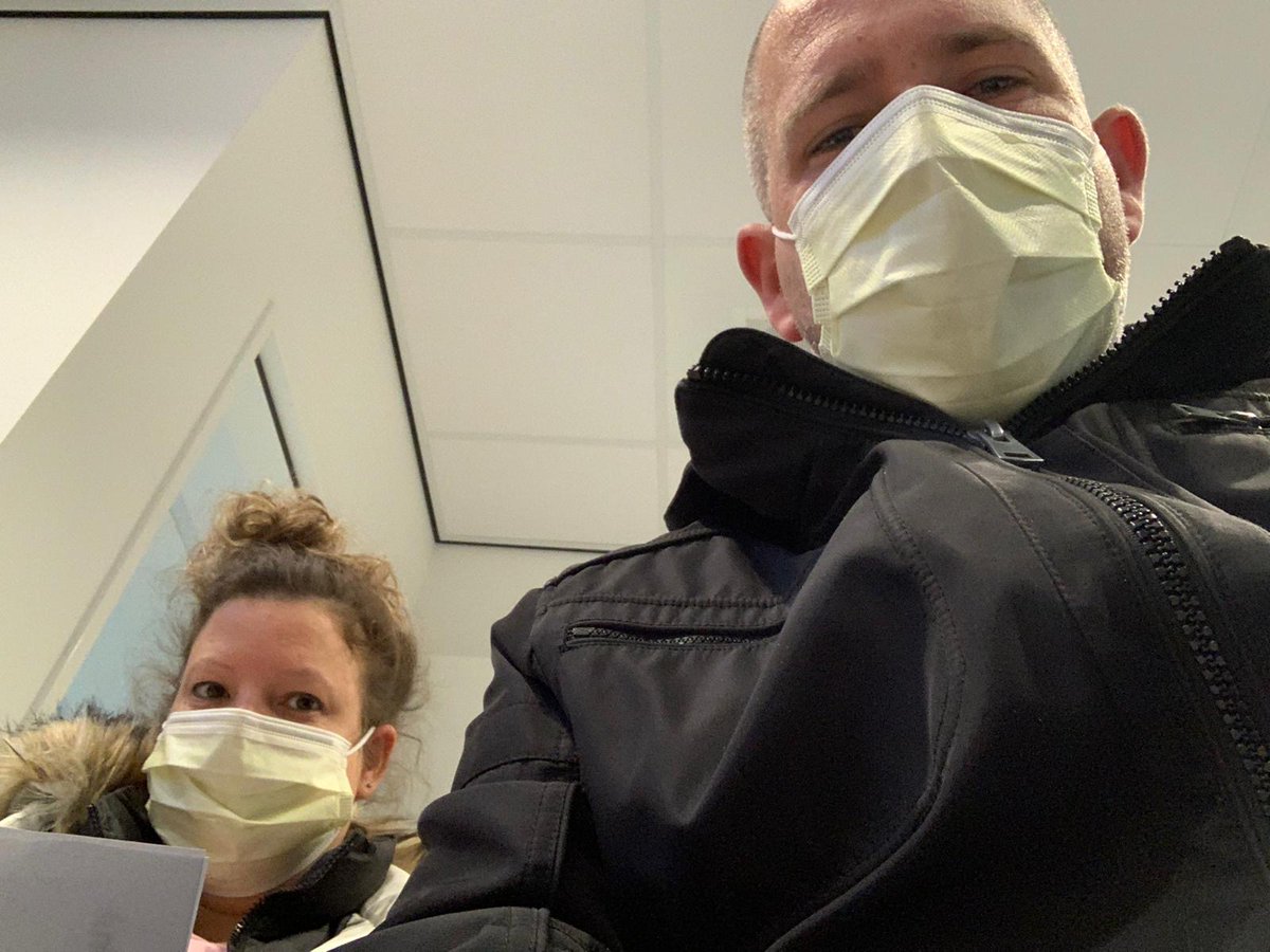 Nikita: "Waar gaat dit naar toe? Ik vind het wel eng, zelf ben ik ook kwetsbaar en heb minder weerstand."
Lees Nikita's column op: jongborstkanker.nl/columns/corona…