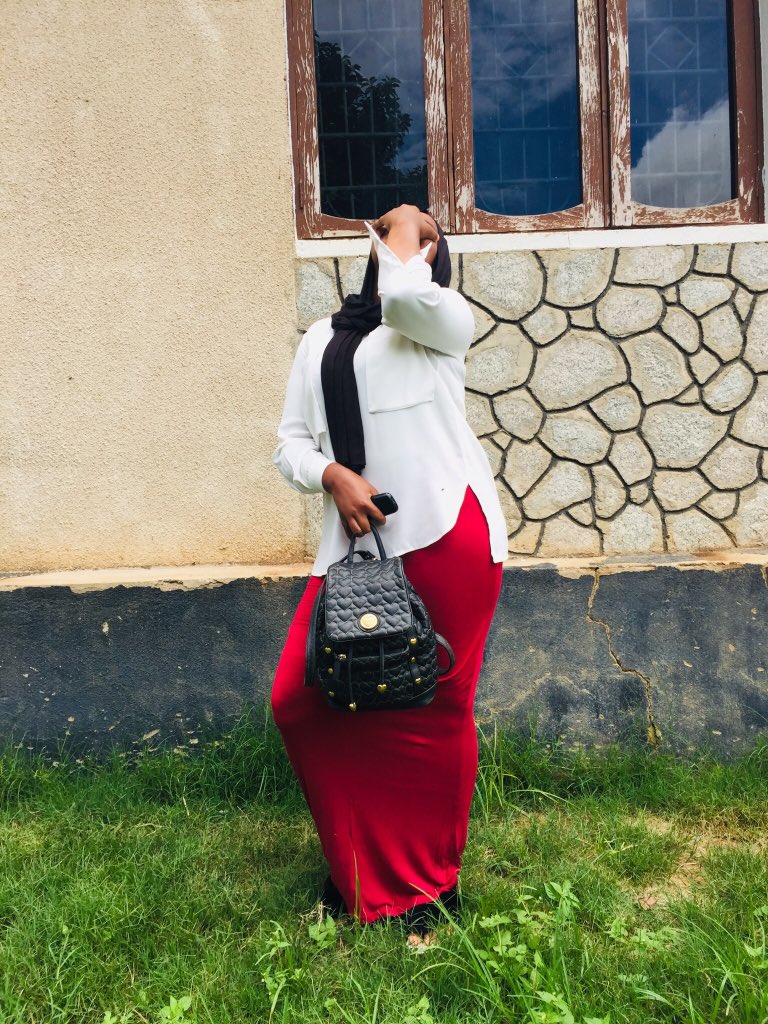 unique_asmer's tweet image. Hongera kwako ww mwanmke unayejifuta mwenyew machozi😭 yako kwa siri😞
Na unahakikisha unaonesha tabasamu😊 mbele za watu
WEWE NI MWANAMKE IMARA...💪🏻