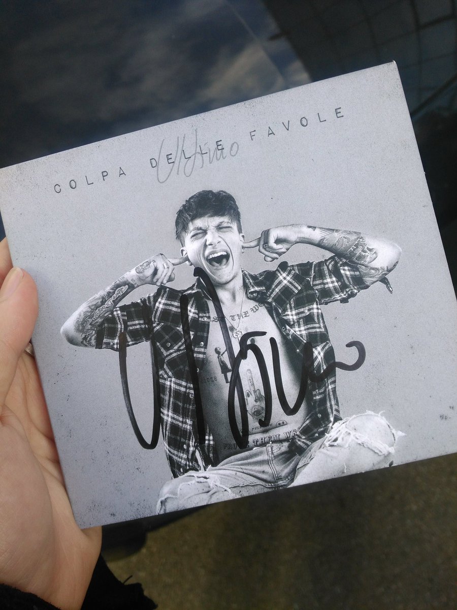 ColpaFavole's tweet photo. Un anno fa usciva Colpa Delle Favole 🗝
Oggi è il primo compleanno di questo album che è certificato triplo platino 💿 ed è stato il più venduto del 2019 ❤

#UnAnnoColpaDelleFavole https://t.co/mem1YJxznh
