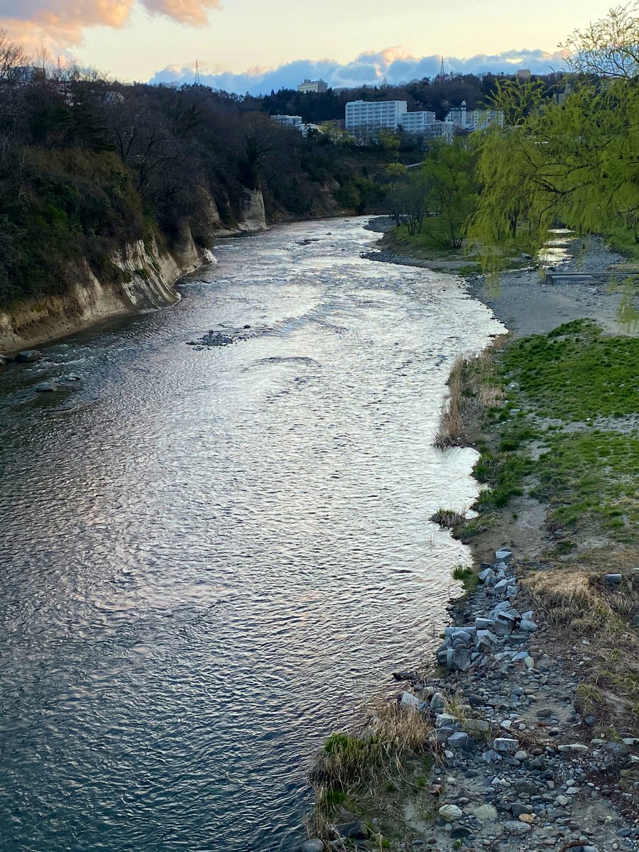 taito_877's tweet photo. 東北大いろいろ巡ってきた〜

1枚目は川内キャンパス

2枚目と3枚目は東北大学医学部附属病院

4枚目は川内キャンパスの近くの川w https://t.co/cVVHho205A