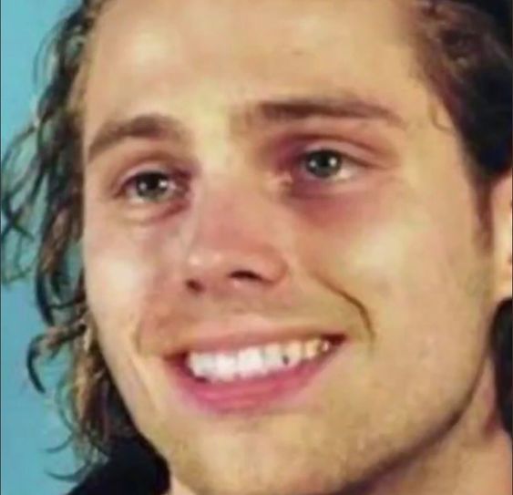 goldenlhemmings's tweet photo. if I wake up tomorrow and billboard has not corrected 5sos to #1 I will have a few words with god
#billboardcountthe10k https://t.co/AfdGtsIBIk