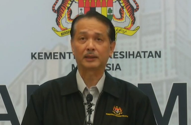 BuletinTV3's tweet photo. COVID-19 | Perkembangan pada 5 April 2020 (Ahad)

Kes baharu 179 menjadikan keseluruhan 3,662 kes

Rawatan di ICU 99

Bantuan alat pernafasan 48

Kematian terbaharu  4, menjadikan keseluruhan 61 - Ketua Pengarah Kesihatan, Datuk Dr Noor Hisham Abdullah https://t.co/PXW0WkSY3e