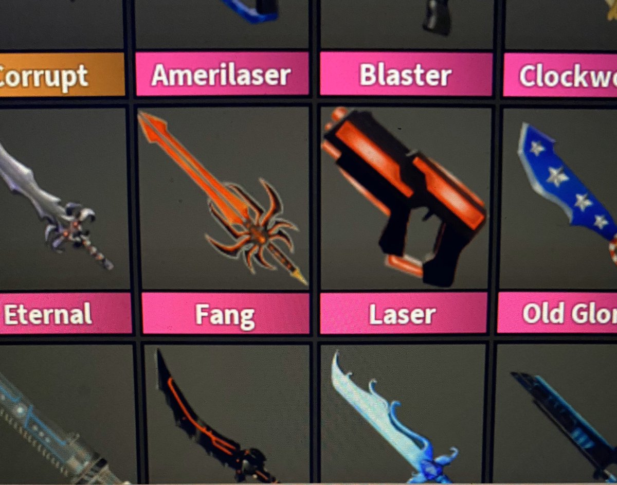iichloeiix's tweet photo. Looking for Halos or AdoptMe items or Robux (ngf I have proofs)  #Royalhigh #adoptme #mm2 #murdermyestery #mudermstery2 #adoptmetrades #adoptmetrading #royalhightrades #royalhightrade https://t.co/TOcf9bsAt3