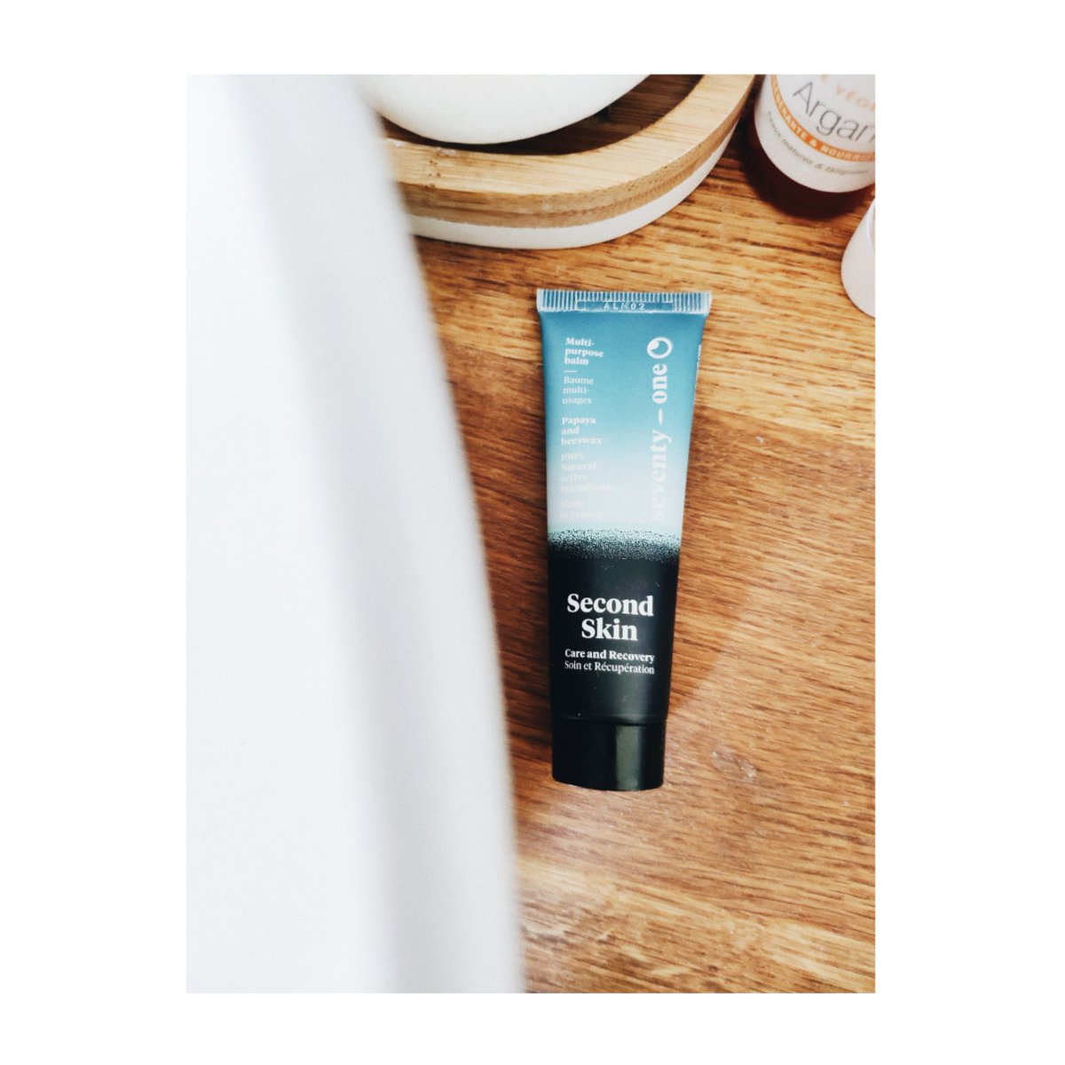 WeAre71Percent's tweet photo. 🌺 Our little favourite in our daily #skinroutine, our all-purpose balm with papaya extracts to hydrate, calms &amp; soothe your skin ~ 🇨🇵 Notre petit favori pour tous les jours: le baume multi-usage aux extraits de papaye hydrate, calme et apaise votre peau 🤗 #seventyonepercent https://t.co/odMcUyO6by