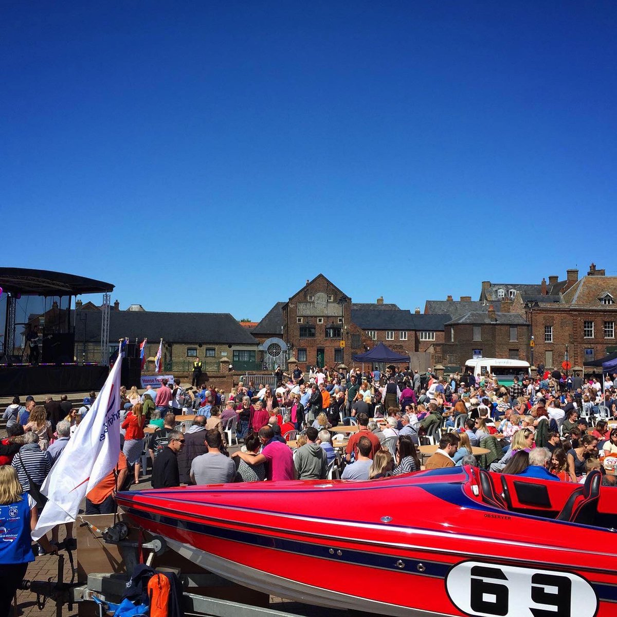 A few photos from last year’s fantastic Hanse Festival in King’s Lynn. Hopefully this brilliant weekend will be back in April 2021, better than ever! #kingslynn #hanse #festival #april #bluesky #live #music #norfolk #flag #flags #cancelled #cocid19 #coronavirus