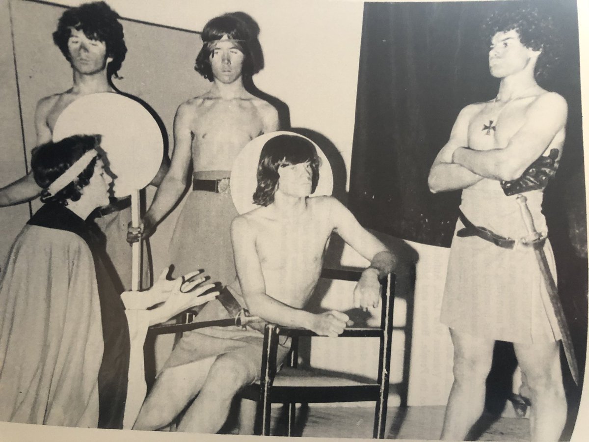 Clongowes78's tweet photo. Happy Birthday Tender #CoriolanusTurns60 🥳🎉🎁🎈
#JohnEgan @RatheniskaFarm https://t.co/MMiwdpFjNM