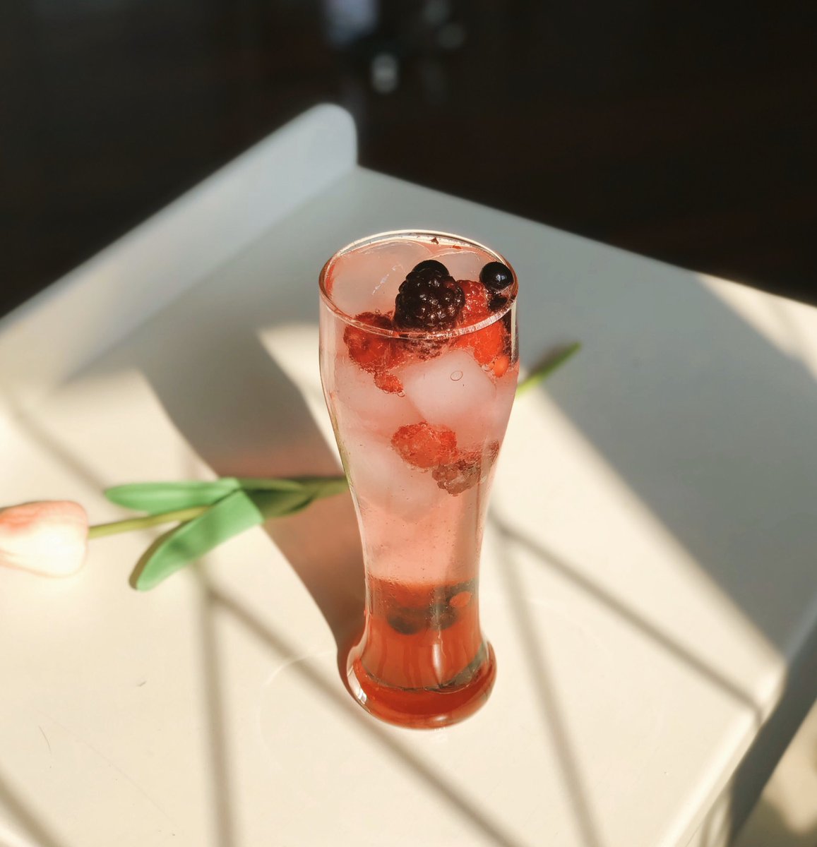 thecaptureth's tweet photo. 🍒🍓🍇Mixed berry soda🍇🍓🍒 เหมาะกับอากาศร้อนๆ สดชื่นนนนนนมาก
#โควิดเราต้องรอด #homecafe #cafefromhome #WorkFromHome #เมนูกักตัวchallenge #กินอะไรดี https://t.co/DLkHbbiRk0