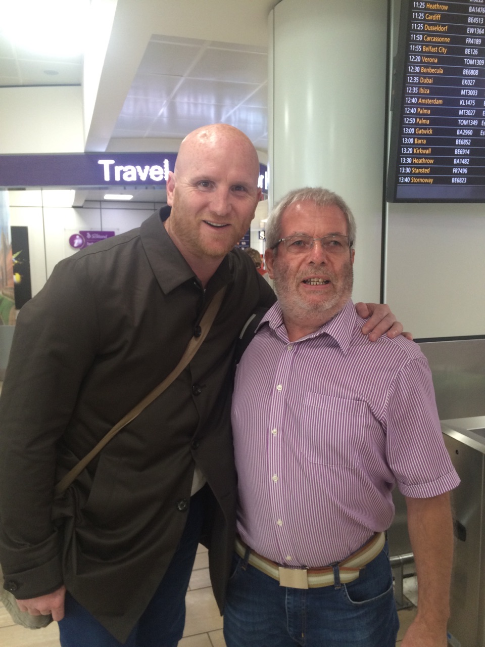 Penblwydd hapus Breithlá shona duit John Hartson 
Happy birthday                    