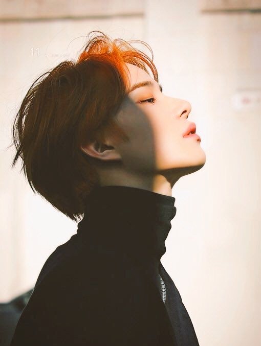 jungwoo's side profile ; a beautiful thread
