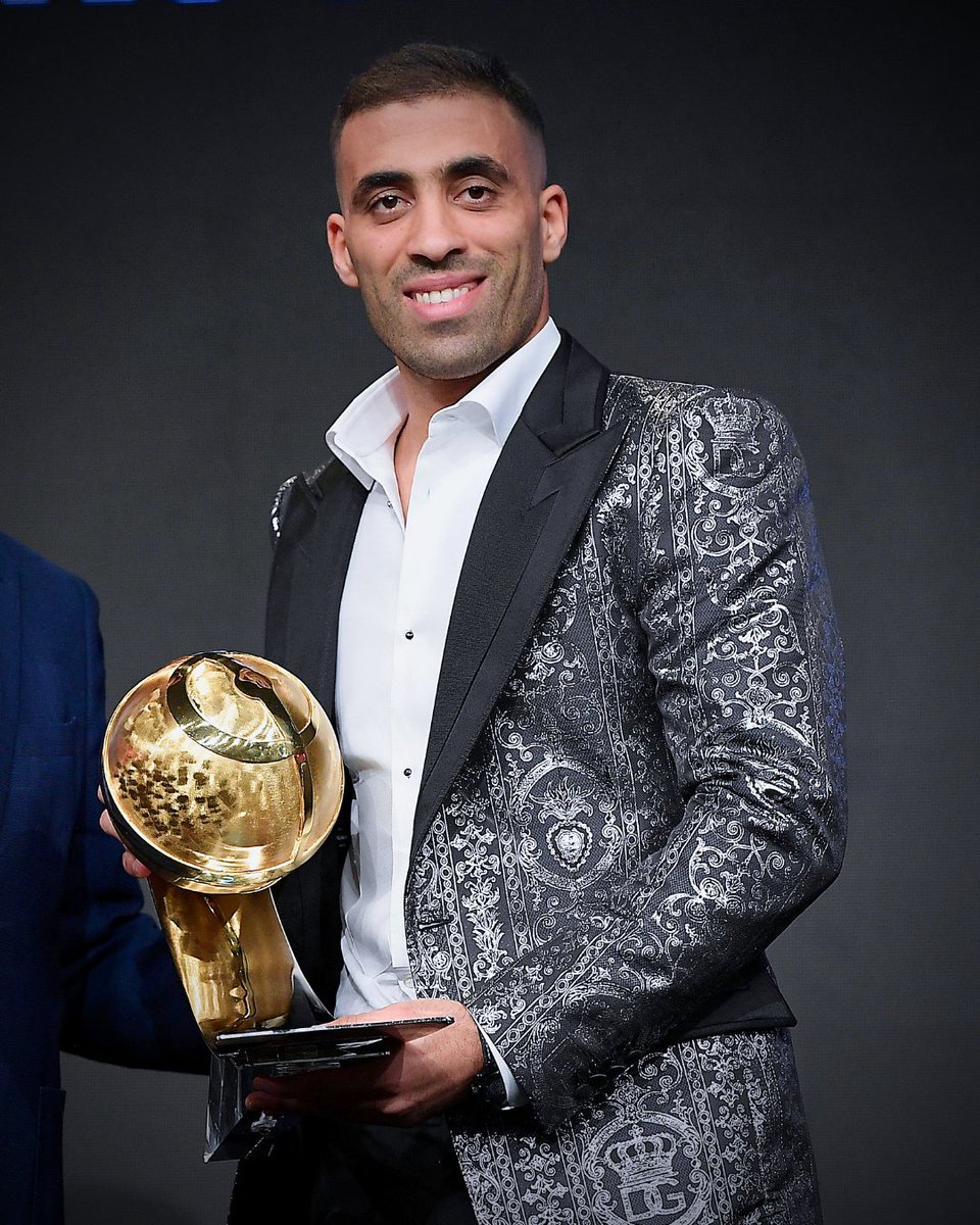 Globe_Soccer's tweet photo. ✍️ One word or emoji to describe 𝗔𝗕𝗗𝗘𝗥𝗥𝗔𝗭𝗔𝗞 𝗛𝗔𝗠𝗗𝗔𝗟𝗟𝗔𝗛
#AbderrazakHamdallah #Hamdallah #AlNassrFC #DimaMaghreb #EquipeDuMaroc #fmrf #Maroc #GlobeSoccer @hamedallah_9 https://t.co/f1zGA2cVDK