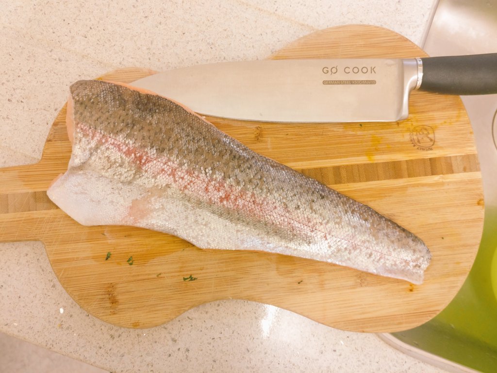 killswitchgd's tweet photo. One of the beautiful fish I did ever. #RainbowTrout. Do justice and use the sharpest knife. All the ingredients r on the chopping board. It's a orange sauce with whiskey, best to use would be bourbon. And Salsa crackers. @MichelinGuideUK #FoodPorn #ICookForYou. https://t.co/JtsLOdyT9h