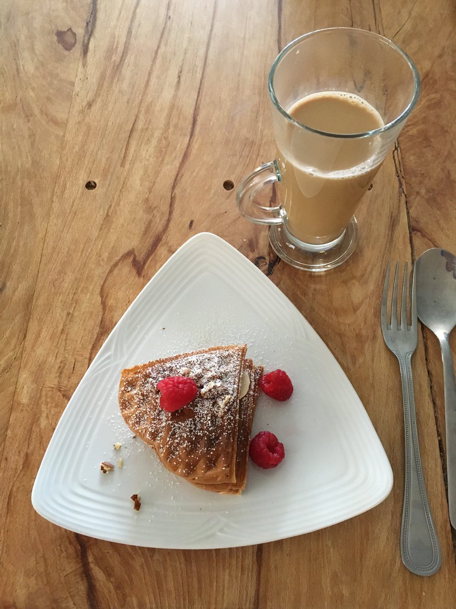 DilW's tweet photo. @ireland Homemade pecan banana waffles ๐ง ๐ #sundaybreakfast #gratitude #thankgoodnessforcoffee https://t.co/M0PY354dWP