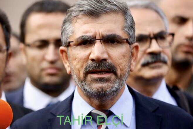 Bugün #AvukatlarGünü ;
mazlumun yanında, adalet için ömrünü ve hayatını veren #KürtAvukatlar’ı hatırlıyormusunuz? 

Onlar, #AvukatlarGünün’de hala kendilerini hedef seçen faillerini unutmayın diye gözlerimize bakıyor!
#MedetSerhat
#ŞevketEpözdemir
#CumhurKeskin
#TahirElçi