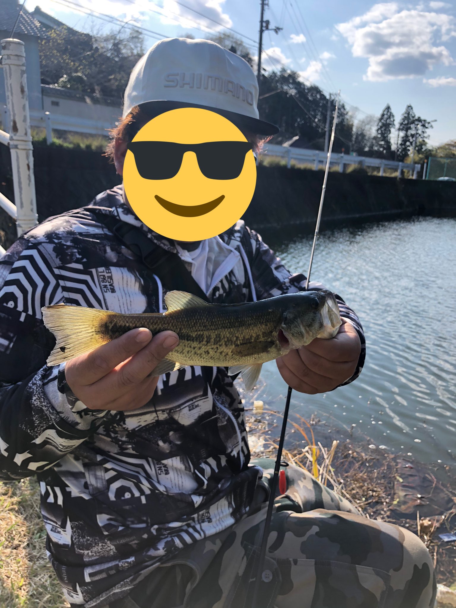 Crazy Fish ヨッシー 朝の海釣りはダメだったけど 昼からバス釣り行ってなんとかボウズ逃れ ﾐe E イモグラブと沈み虫で4匹釣れたー バス釣り イモグラブ 沈み虫 T Co 1c06mvbvg5 Twitter