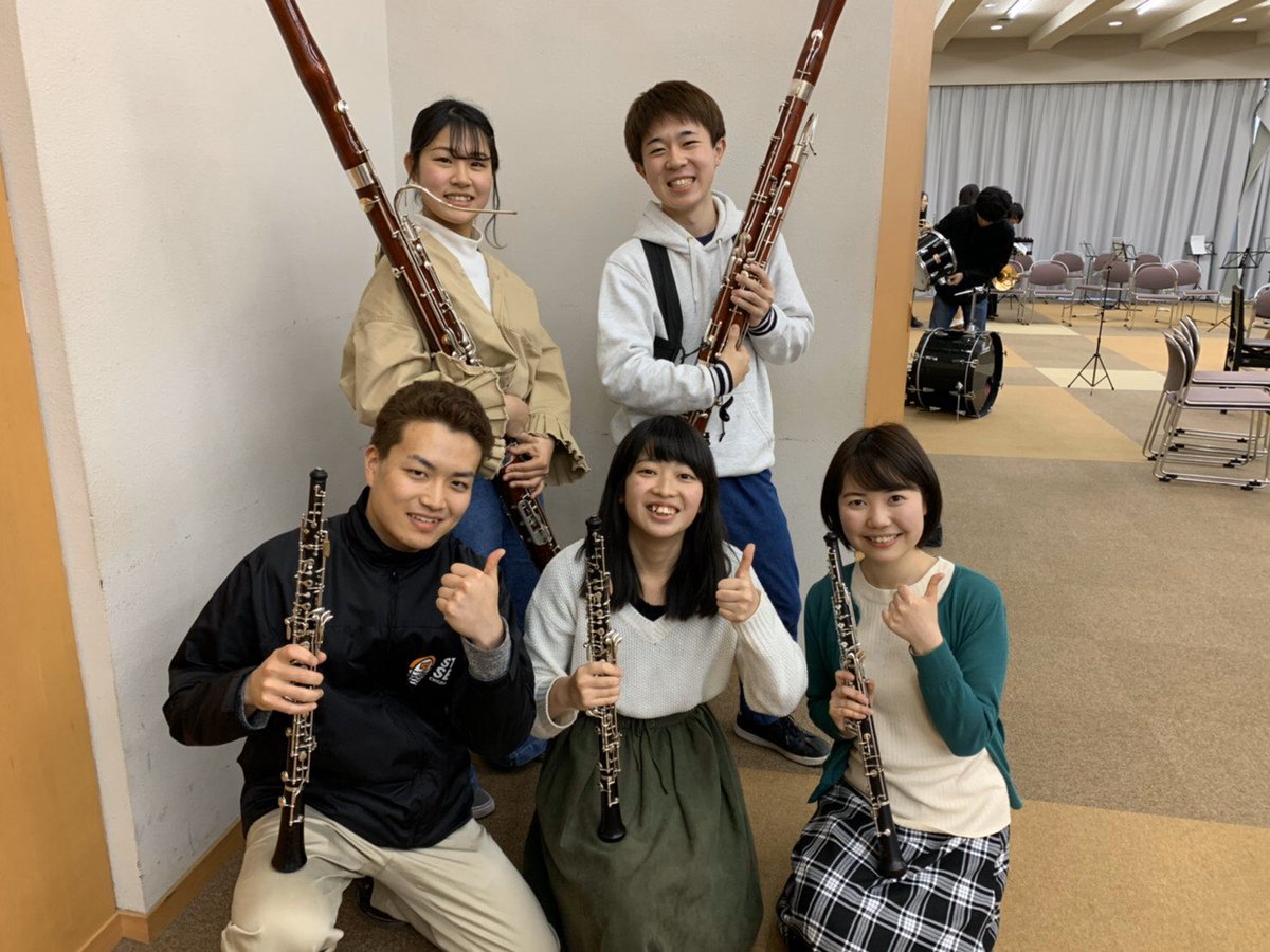 flow_orchestra's tweet photo. [まいにちフロオケ!]②ダブリパート紹介

ダブルリードパートは個性豊かなメンバーで、元気に活動しています😊練習熱心で、練習する時はする、遊ぶ時は遊ぶ!とメリハリのあるパートです。去年はパートアンサンブルにも挑戦しました🎵ぜひダブリパートで一緒に演奏しましょう!待ってます🌸
#春から群大 https://t.co/edcD3doQcy