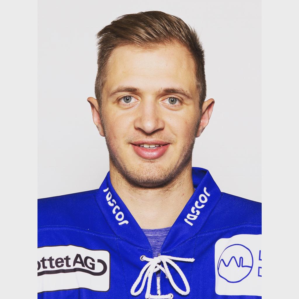 DuedingenBulls's tweet photo. 🎶Homeward bound... I guess he's homeward bound🎶
Verteidiger Sandro Nussbaumer @saendu95 (25) mit der wahrscheinlich spektakulärsten Rückkehr zu alter Wirkungsstätte seit LeBron's "The Decision". Er unterschreibt für ein Jahr. Schön bist du wieder da Sändu!

#MySportsLeague https://t.co/h6OKkS2hI6