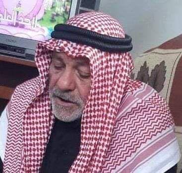 13/ the kidnapped ones appear in a photo in a guest-room in Bisr al-Harir. Locals claim that the soldiers & driver are not kidnapped, but are guests.Nawaf al-Hariri, the elder who went missing for more than ten days in  #Sweida, did not return to his town yet