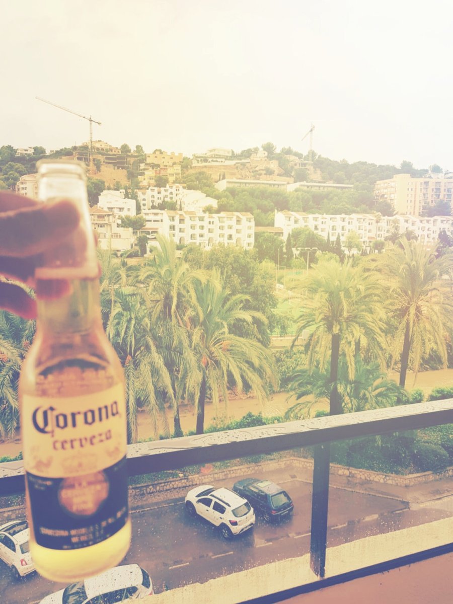Let’s hope that soon this is the only Corona we can think of! 🍻  #backsnap #backsnapmusic #staystrong #staysave #stayinside#covid #19 #cerveza #corona #summer #cheers #united #love #peace #health #lockdown #2020 #survive #instadaily #instagood