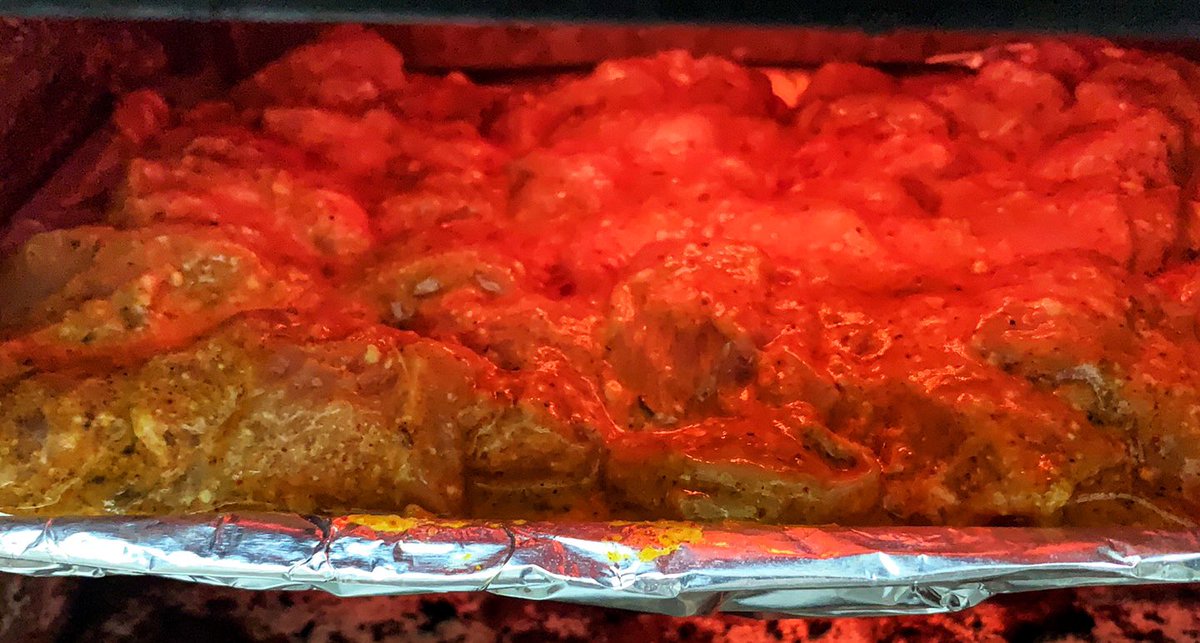 kitchnwtchngirl's tweet photo. Chicken Tikka 👉 chicken marinated in yogurt and spices
#chickentikka #foodporn #indianfood #kebab #tikka #instafood #chickentikkamasala #tandoorichicken #yumyumyum😋 #yummyyummyyummy #foodfoodandmorefood #sofoodfood #nomnomnomnomnom #eeeeeeeats #buzzfeedfood #buzzfeedfoodies https://t.co/Ixcd8VFSOJ