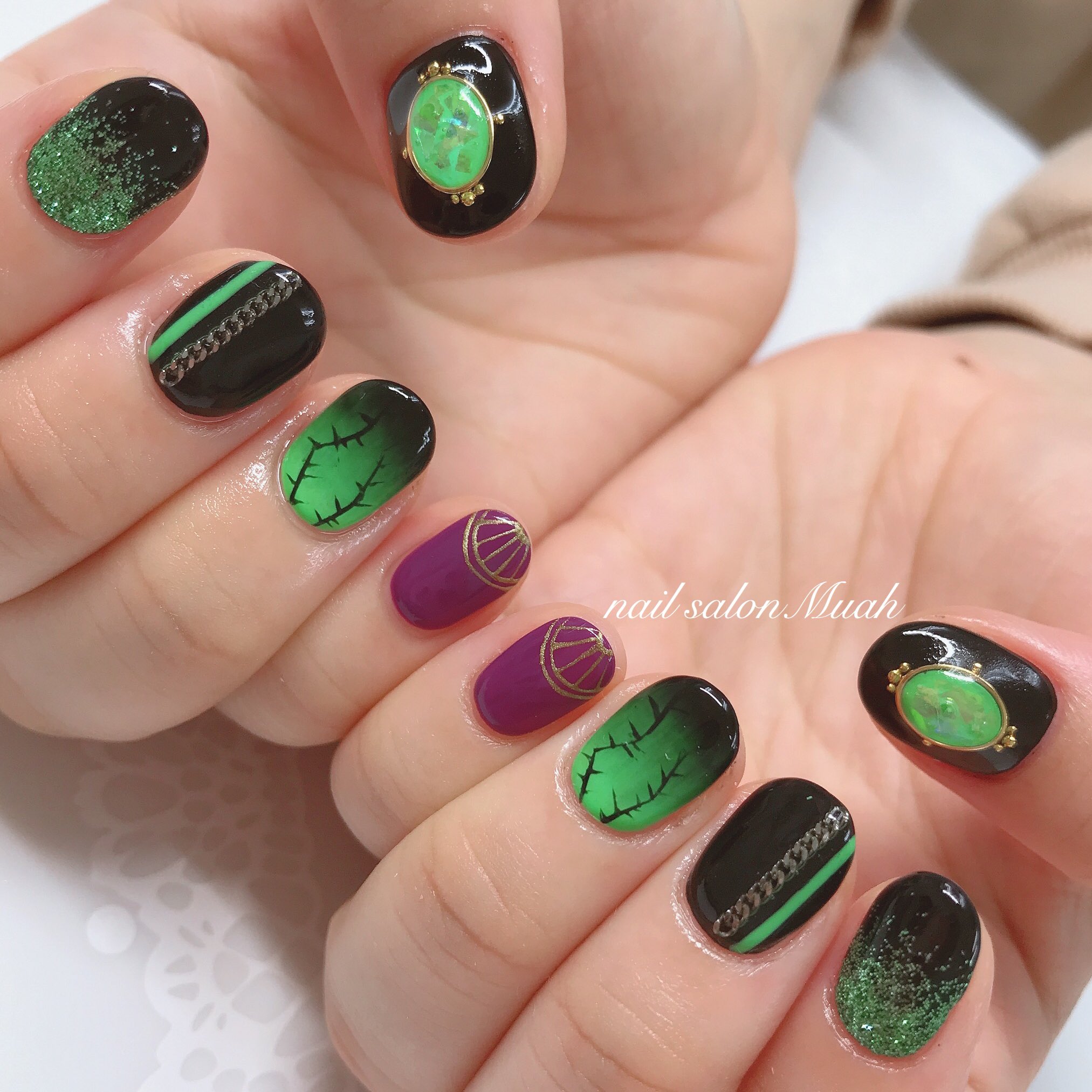 Twitter 上的 Nail Salon Muah お客様オーダー モチーフネイル マレウス ドラコニア 蛍光のグリーンと黒でハッキリかっこよく ご来店ありがとうございました T Co Qsrgecglug Twitter