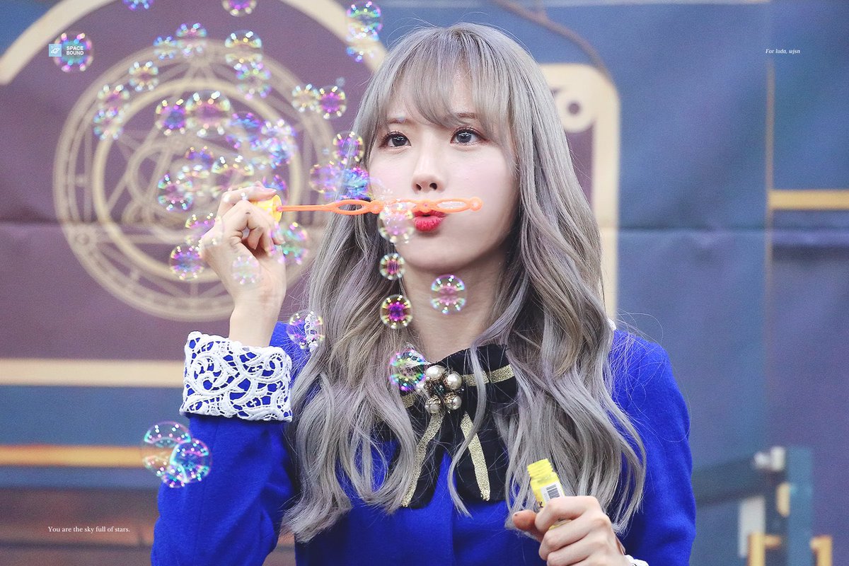 w_loves_p's tweet photo. 뱀파이어 소굴에서 뱀파이어들의 사랑으로 자라는 아기늑대도 보고싶다.. https://t.co/LBxTfbX4t4