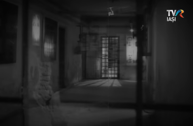 tvriasi's tweet photo. În perioada 1949-1951, la Penitenciarul din Piteşti s-a desfăşurat un cumplit experiment de "reeducare" prin tortură. Securitatea urmărea transformarea în “epave umane” a studenţilor care nu doreau să colaboreze cu regimul comunist.
https://t.co/wc7PLUbmIu https://t.co/B6bVvdFjCg