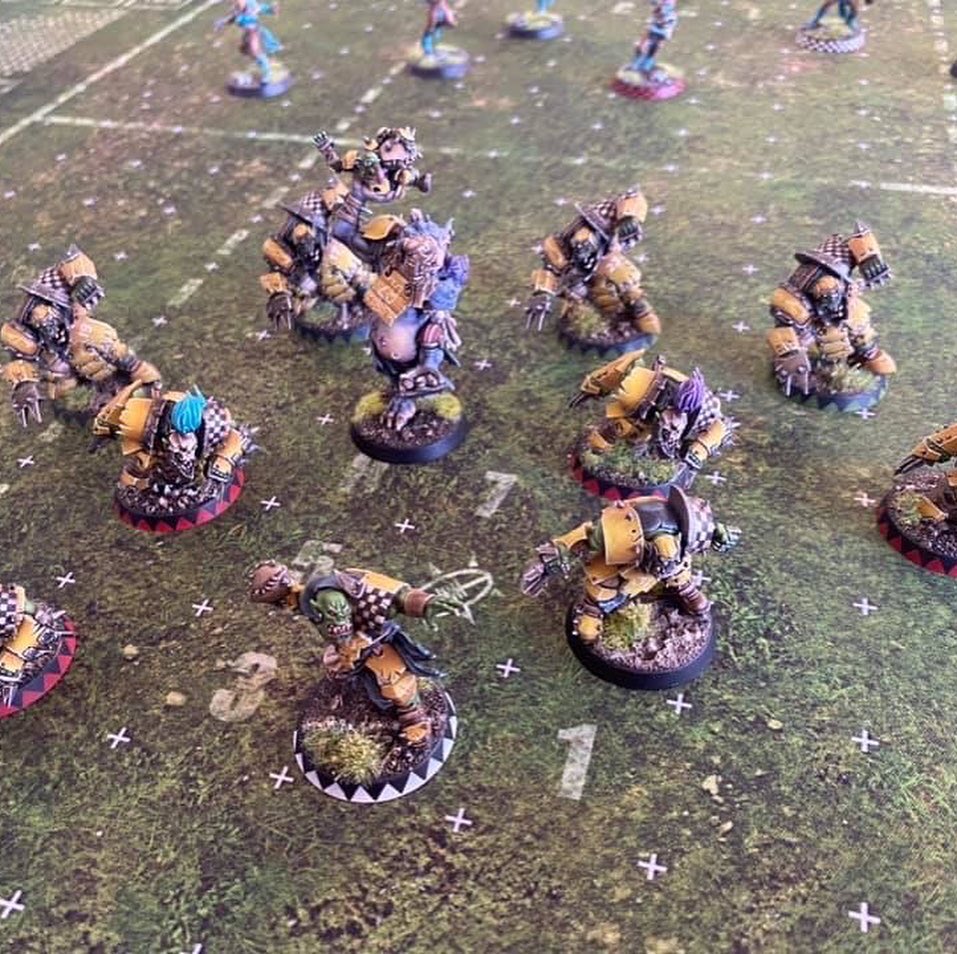 Egern_WM's tweet photo. Bloodbowl Orc Team done for now :)
Time to squish some elves!

#PaintingWarhammer #WarhammerCommunity 
#Bloodbowl https://t.co/iQRp0lj5sJ
