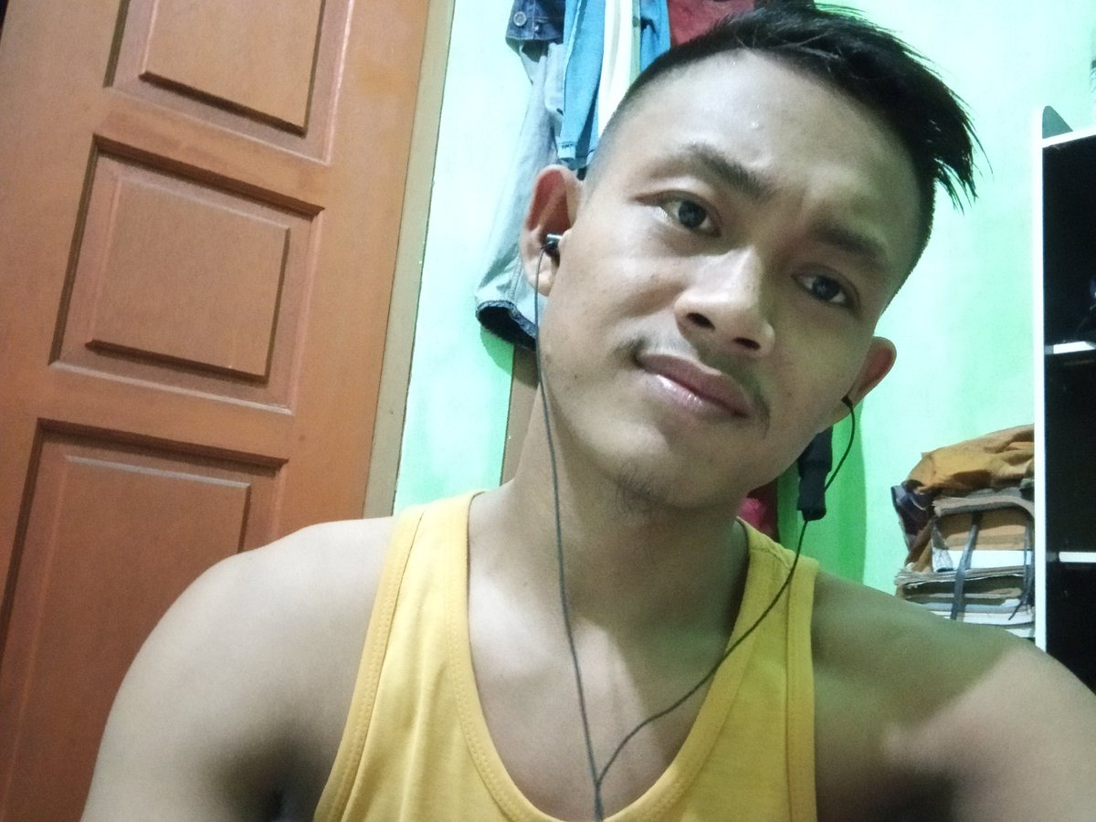Eman09367376's tweet photo. Culik Aku Donk Tante https://t.co/l1yDLTH195