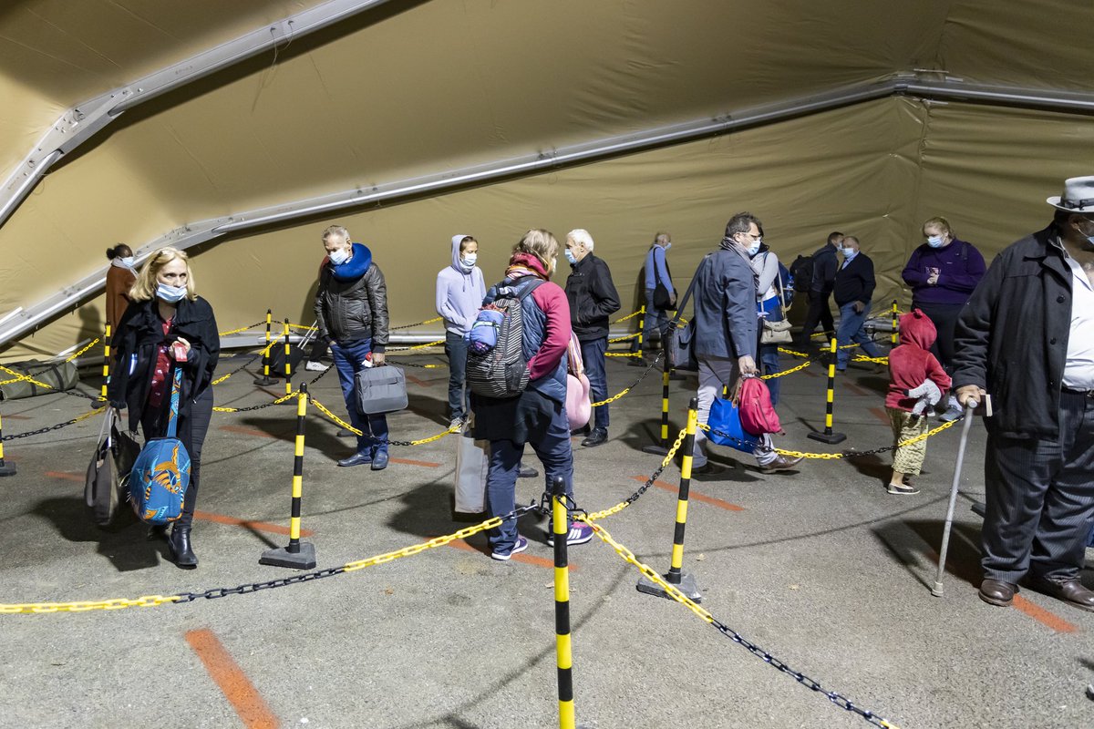 BeAirForce's tweet photo. Today #BRUMIL received a @BelgiumDefence evacuation flight coming from Rwanda and Burundi. The #A330 with 24 crew from @BeAirforce and @MedicalCompoBe brought back 168 nationals from Belgium and several other #EU countries. #Europe #StrongerTogether @BelgiumMFA #COVID19BELDEF https://t.co/uiZJIHwp28