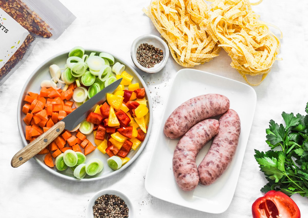 JustIngredients's tweet photo. Here’s today’s #challenge… What would you make with these #ingredients? 🤔 We can’t wait to see what you’d #whipup! 👩🍳 https://t.co/RbhxO3ziVr