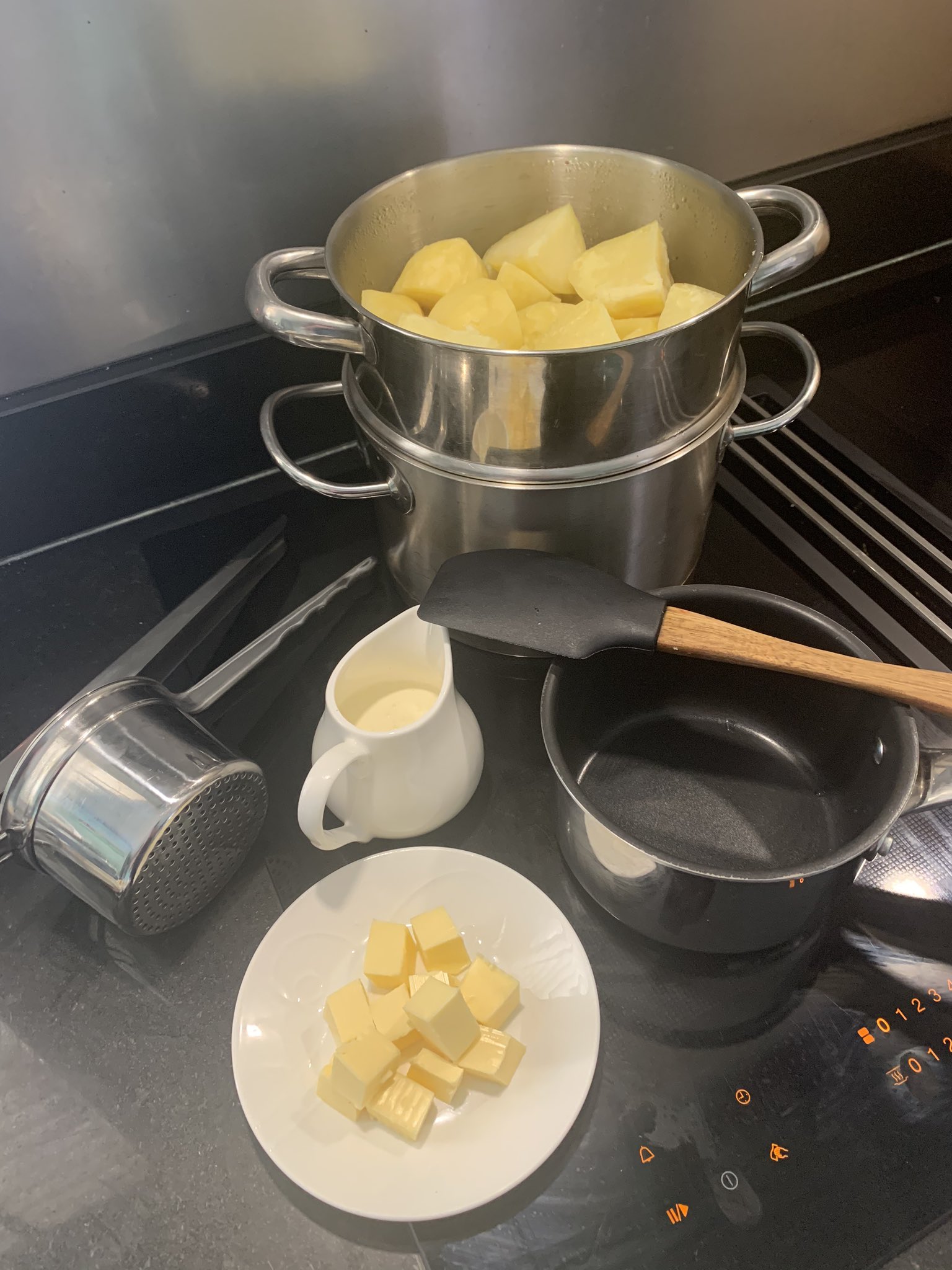 Neven Maguire on Twitter "1/2How to make the perfect mashed potatoes peel some roosters