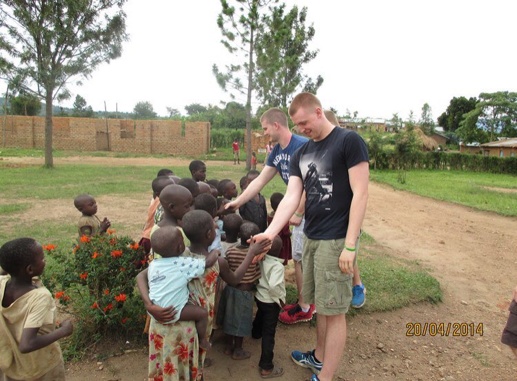 stephenblevins9's tweet photo. 6 years ago our @REAPProject2014 team spent Palm Sunday with the special people of Ishingororo, Uganda. 3 years ago we did the same. Remembering them and the Ugandan @FieldsofLife staff today as they face the trauma of Covid-19 without the support of heroic #NHS staff. https://t.co/jvtoTCRfpm