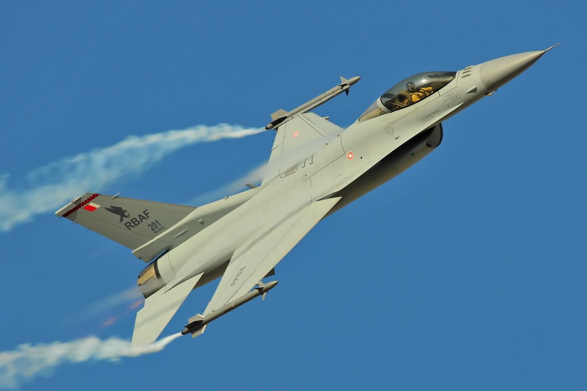 AeroResource's tweet photo. Flashback to 2010 and the inaugural @BahAirshow #vfa41 #avgeek #airshow 
https://t.co/4cZjMJc2kw https://t.co/X2KOPEqQ7G