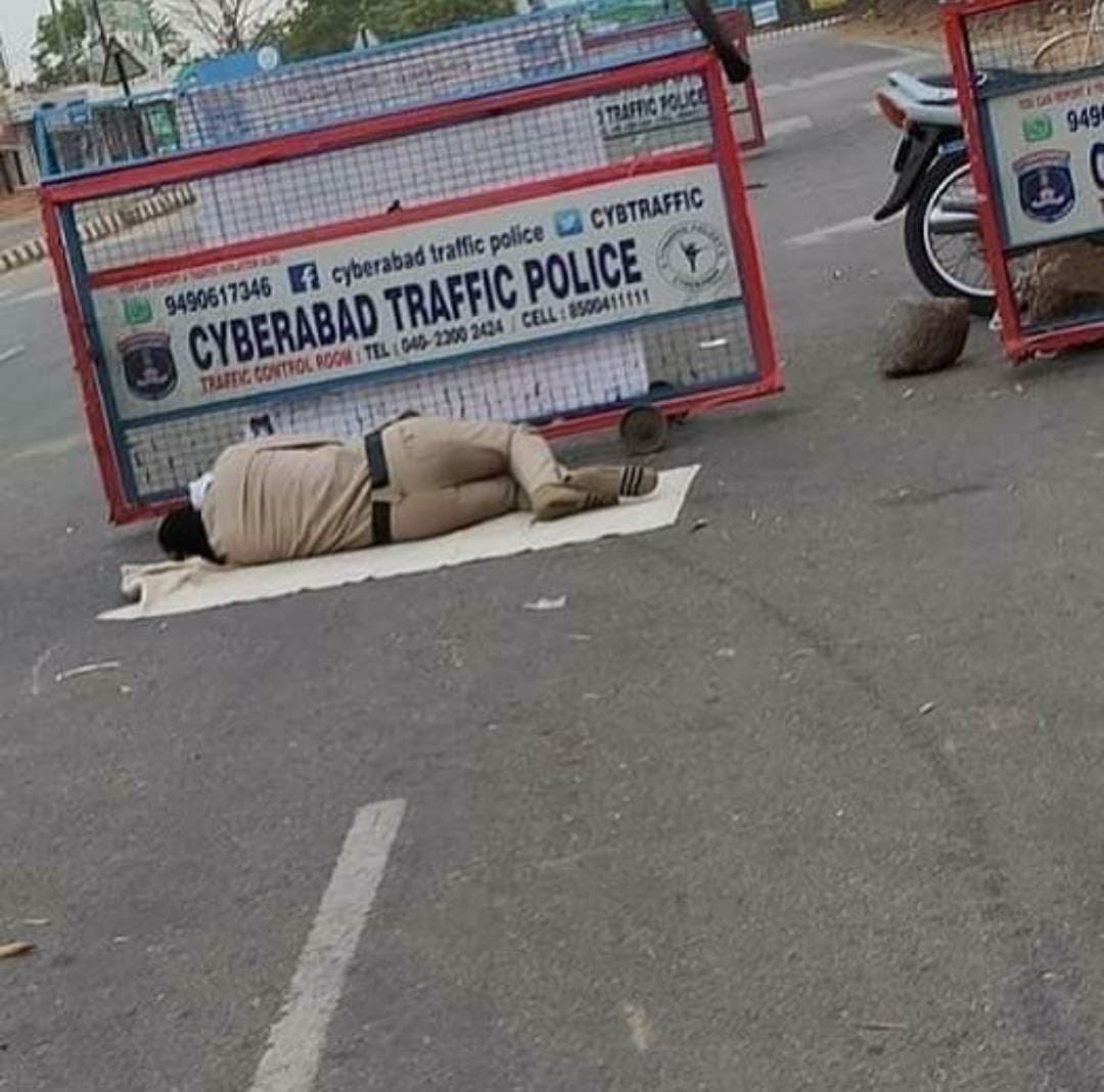 Pick something s.
Plz help police. 
#corona 
*stay HOME
*PLZ MAINTAIN SOCIAL DISTANCE 
*WASH YOUR HAND REGULARLY 
*PLZ FOLLOW HEALTH ADVICE IN HEALTH DEPARTMENT. 
#CoronavirusOutbreakindia 
#Coronafighters 
#CoronavirusOutbreak 
#OdishaFightsCorona