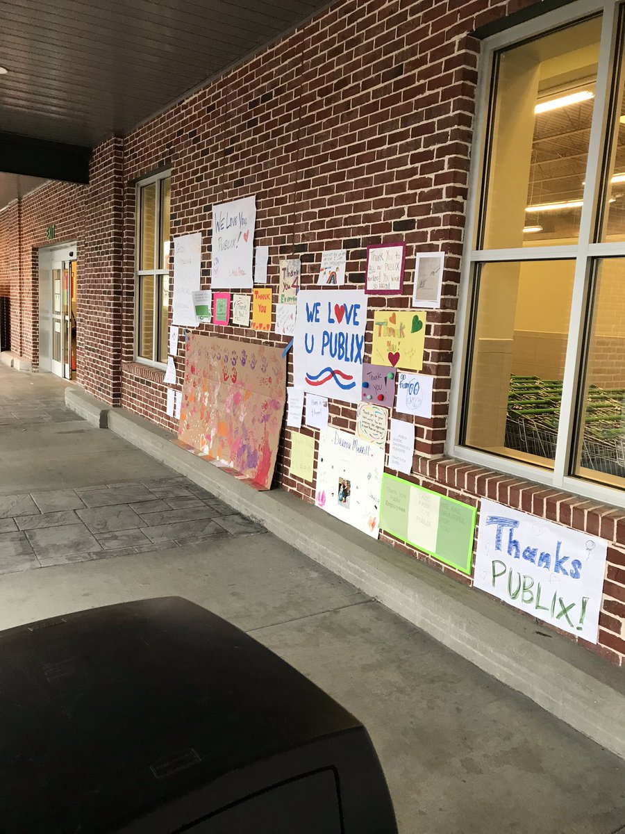 ata1512's tweet photo. @emwest22 This greeted me on my way into the Berry Farms Publix. The community is rallying around their essential workers. #feelgood #COVID19  #SupportEachOther #EssentialWorkers https://t.co/TzaFbsAxqU