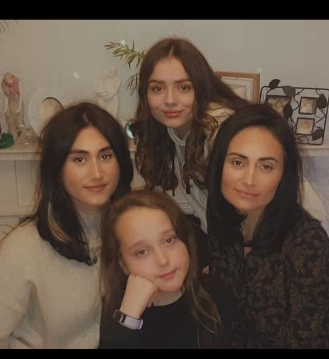 leannehalsall76's tweet photo. Locked in with my lovely girls , it isn't so bad🙈 https://t.co/k4V2bPXWz0